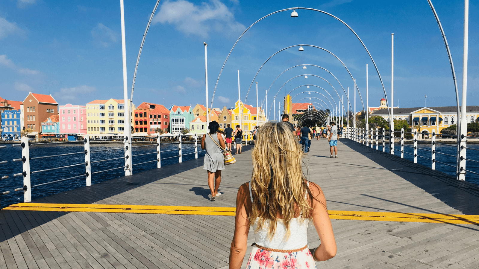 Curacao-Queen-Emma-Bridge